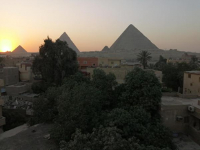 El bazar Egipcio pyramid hotel